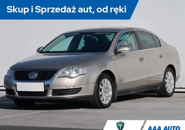 Volkswagen Passat cena 14000 przebieg: 249470, rok produkcji 2005 z Bielsko-Biała małe 254